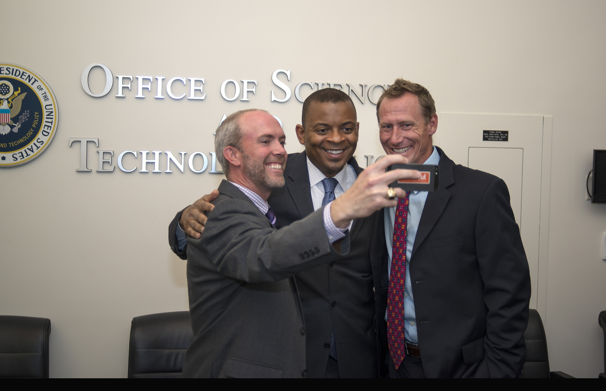 Photo of RideScout representatives taking a selfie with Secretary Foxx