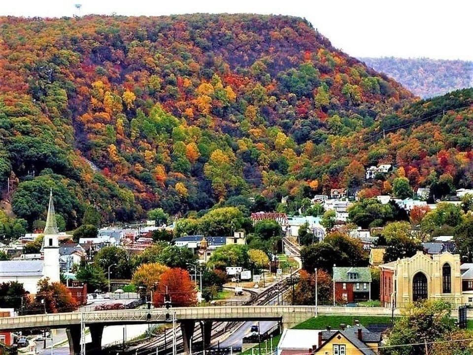 Photo of Cumberland Maryland during fall with colorful trees