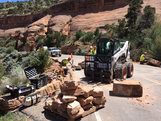 Rim Rock (Colorado) roadwork