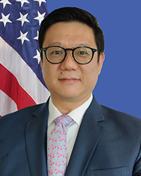 Daniel Jung headshot
