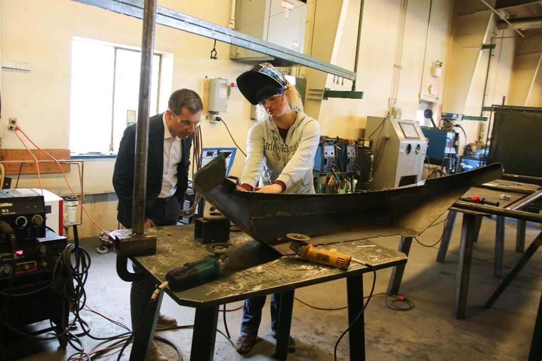 Sec. Buttigieg in a workshop with student at Missoula College 