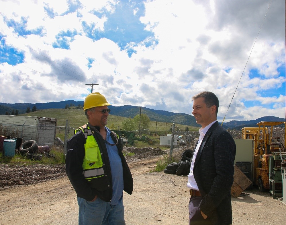 Sec. Buttigieg speaking with instructor at Missoula College