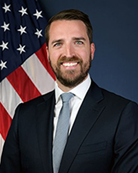 Taylor Lochrane headshot