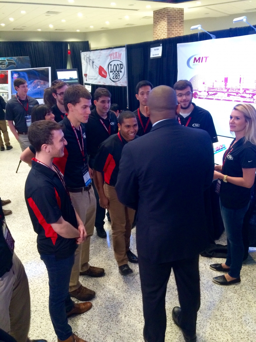 Secretary Foxx with team MIT