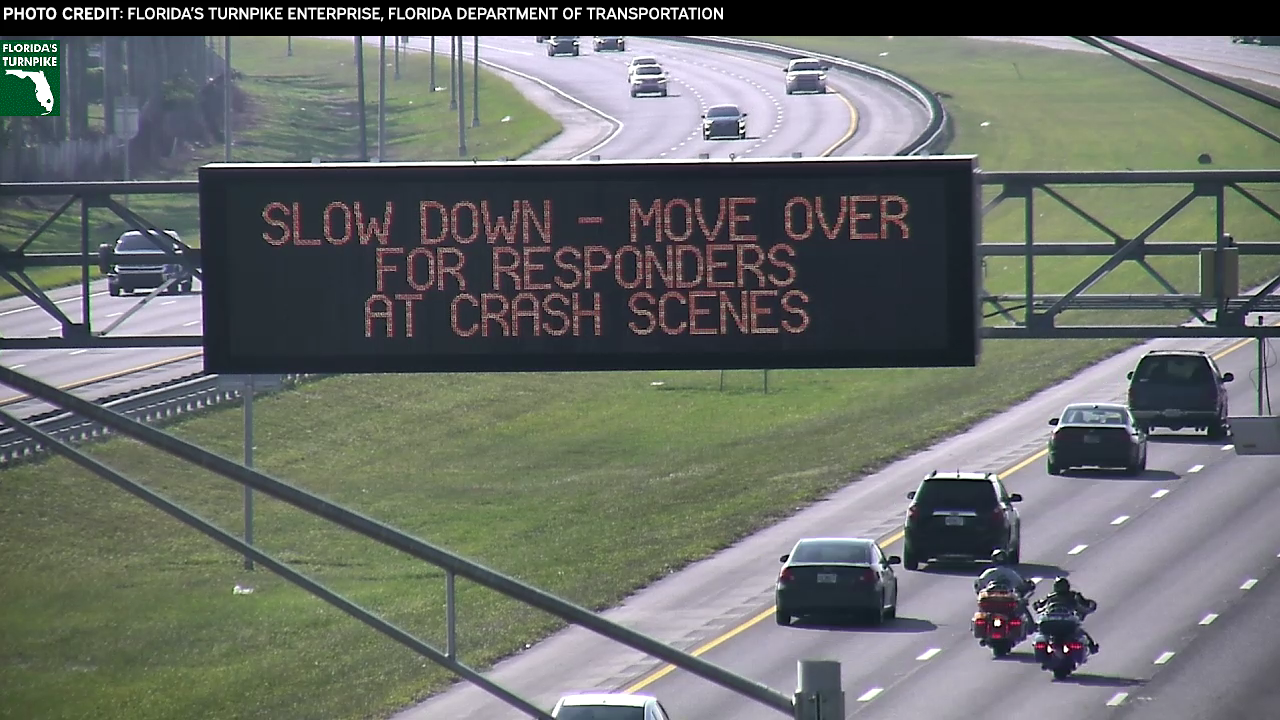 Safety Message on Highway Overhead Sign 